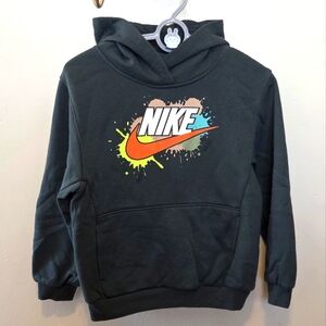🟢Nike Fleece Pullover Hoodie – Size 6–7 Years